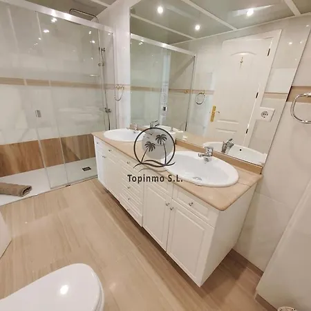 Sunny 3 Bed Island Puerto Marina Apartment *