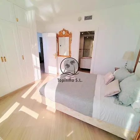 Sunny 3 Bed Island Puerto Marina
