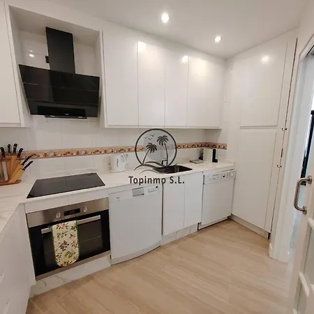 Sunny 3 Bed Island Puerto Marina *