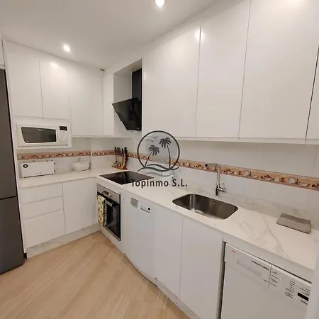 Sunny 3 Bed Island Puerto Marina Apartment