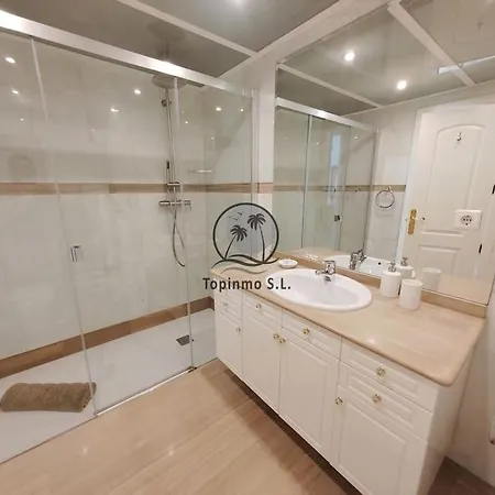 Sunny 3 Bed Island Puerto Marina Apartment *